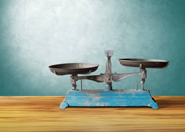 old classic vintage scale on wooden table, justice old classic vintage scale on wooden table, justice weight scale photos stock pictures, royalty-free photos & images