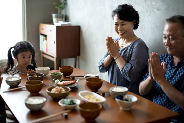 istock Japanese family dining together with happiness 849081618