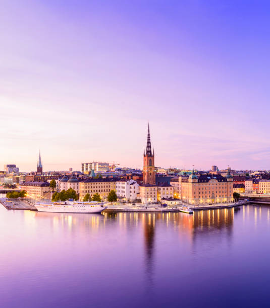 riddarholmen 및 황혼, 스웨덴에서 스톡홀름에서 gamla 스탠 스카이라인 - floodlight blue sky day 뉴스 사진 이미지