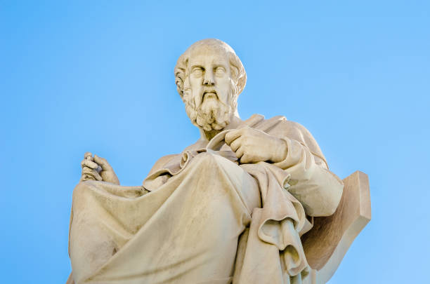 estatua de mármol del gran filósofo griego antiguo platón. - plato philosopher statue greek culture fotografías e imágenes de stock