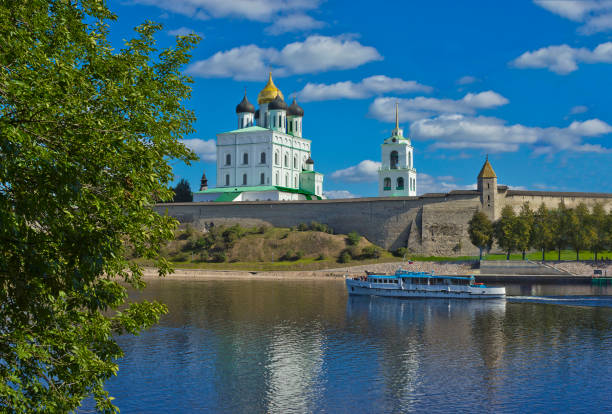 istock View of kremlin and Trinity Cathedral in Pskov, Russia 849226900