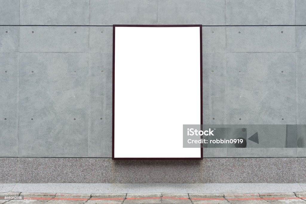 Gran cartelera en blanco en la pared calle, banners con espacio para añadir su propio texto - Foto de stock de Plantilla - Producto de arte y artesanía libre de derechos