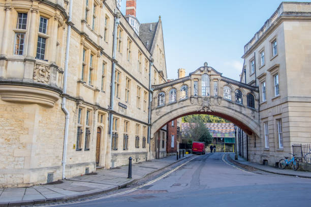 oxford in england - hertford college imagens e fotografias de stock