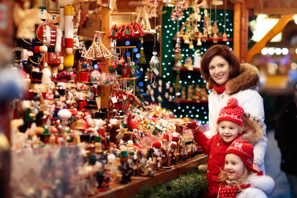 istock Family shopping Christmas presents 849543818