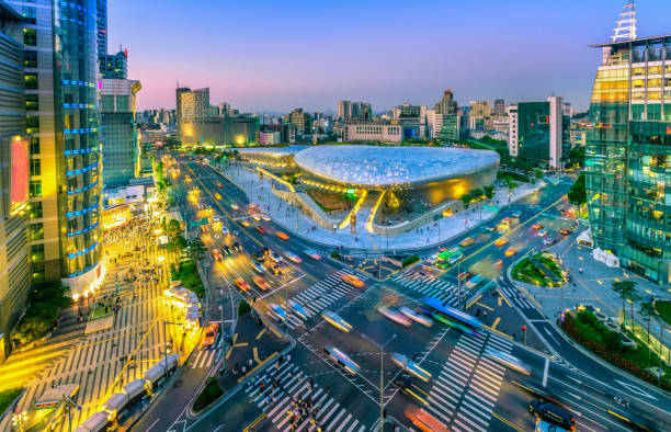 vista aerea della città di seoul di notte, corea del sud, - corea del sud foto e immagini stock