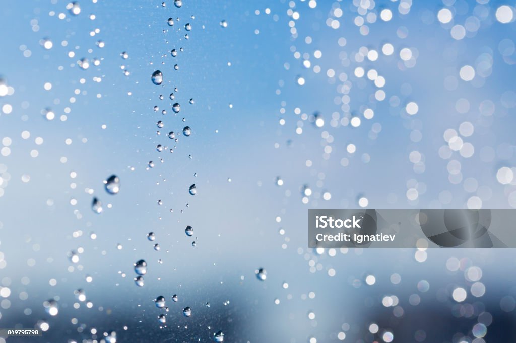 Gotas de água em uma janela - Foto de stock de Janela royalty-free