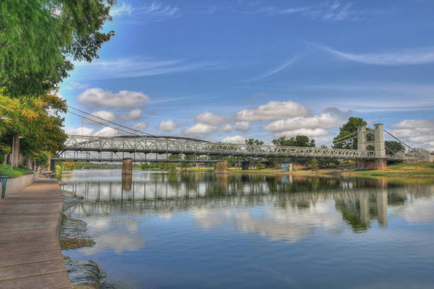 il ponte del texas di waco - waco foto e immagini stock