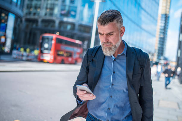 istock Are you always online? 849840898