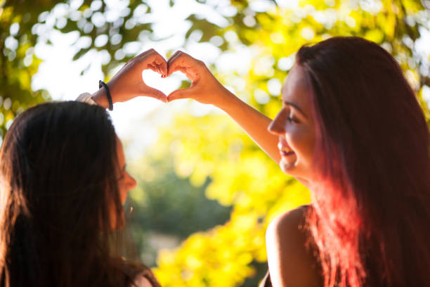 istock Girls out 849887662