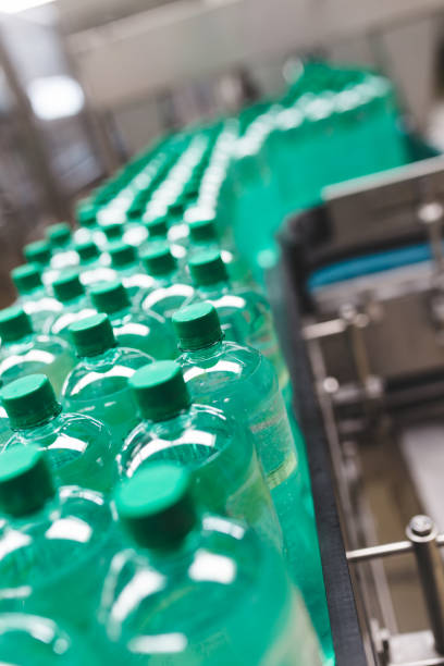 istock Water bottling factory 850114056