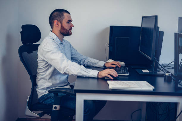 istock Businessman in the office 850346086