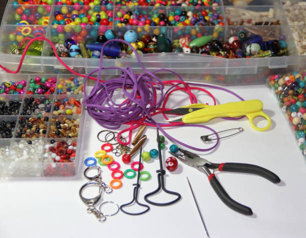 istock TOOLS ARMADO BIJOUTERI SCISSORS PEELS BOLITAS BEADS 850347094