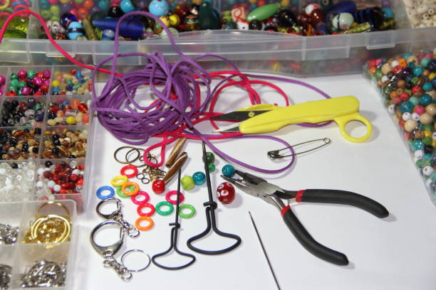 istock TOOLS ARMADO BIJOUTERI SCISSORS PEELS BOLITAS BEADS 850347466