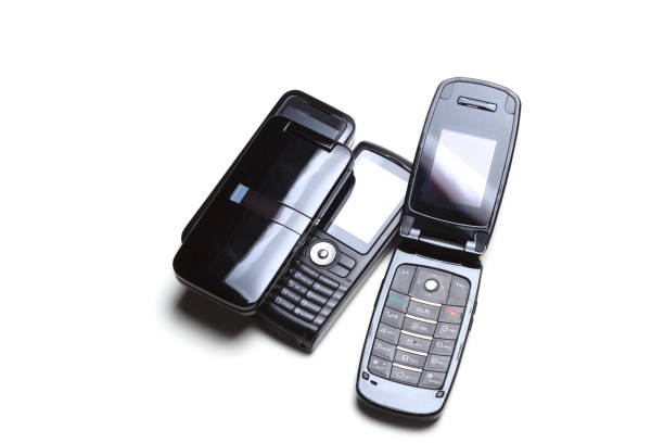 istock Flip phones 850696760