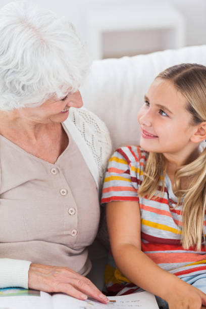 istock Granny and little girl 850763672