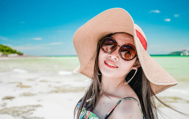 istock Girls on the beach. 850801066