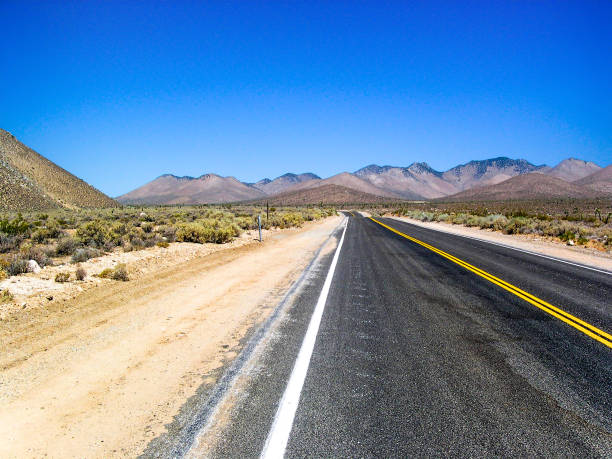 istock Road trip in U.S.A. with mountains view 850801470