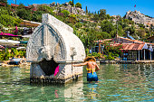 sarkophag-in-der-versunkenen-stadt-kekova.jpg?b=1&s=170x170&k=20&c=z5RBFJGNS0R6WEoYgMu3AH-fyJDcMV83e-6wXni1r70=
