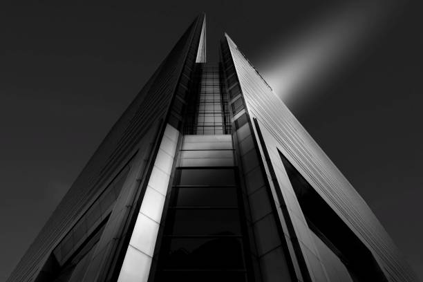 edificio de arquitectura abstracta, blanco y negro - forma geométrica fotos fotografías e imágenes de stock