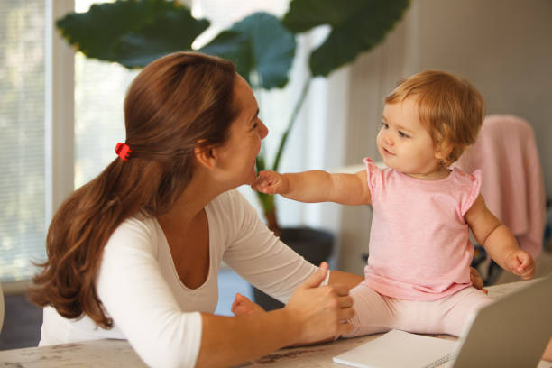 istock The girl loves her mom 850906492