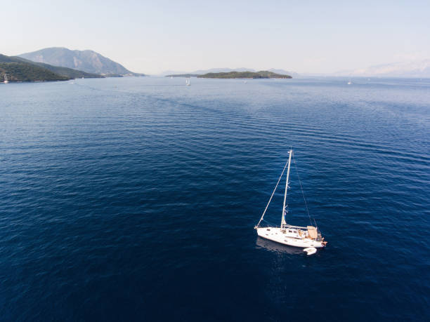 istock Fan on a sailboat 850912594