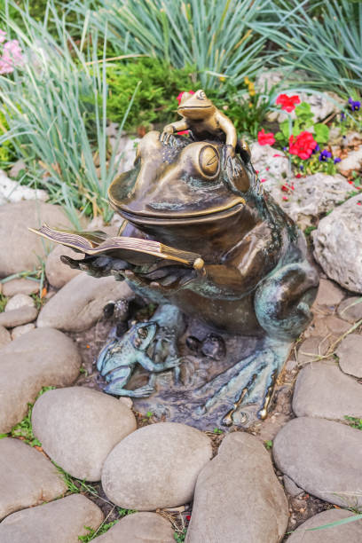 istock Copper monument of the frog 850920716