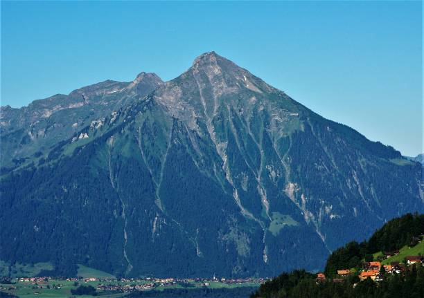 beatenberg - der sonnenterrasse des berner oberland, schweiz - monch sun snow european alps stock-fotos und bilder