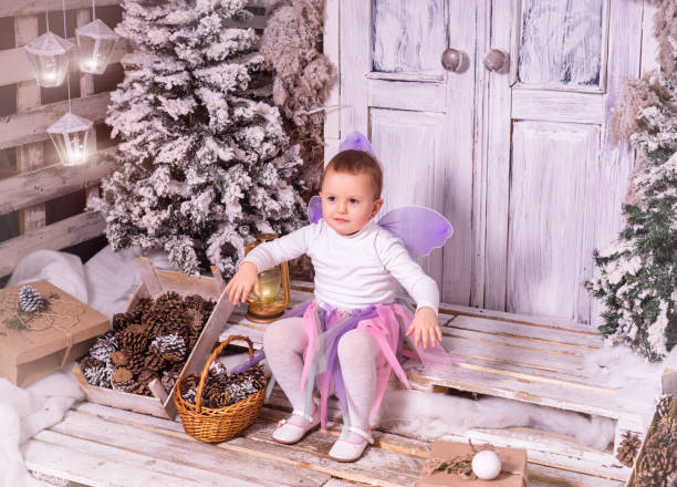 istock Girl in elf's costume for Christmas 850961126