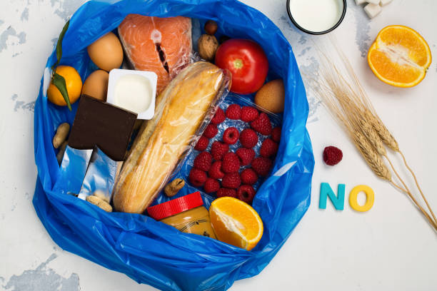 istock Good food in trash bag 850975450