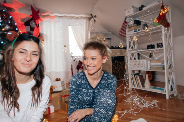 istock Slumber Party on Christmas Eve 850981780