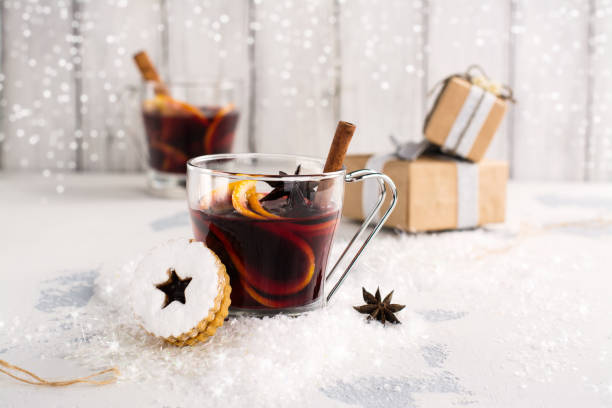 navidad vino caliente - mulled wine christmas tea heat fotografías e imágenes de stock