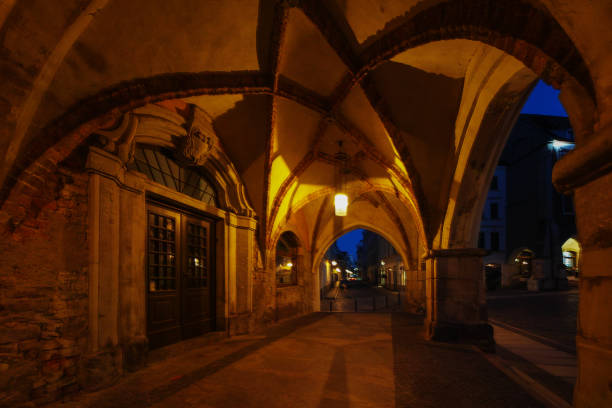 istock Townhall Goerlitz Untermarkt evening 851020820