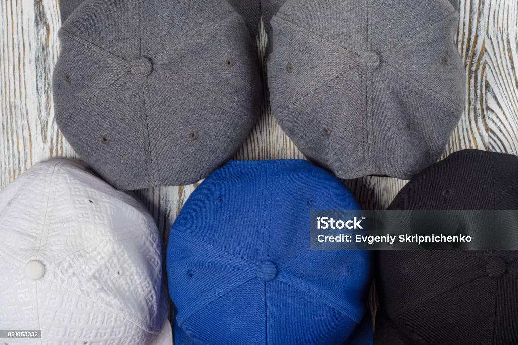 Aislamiento de gorras snapback - Foto de stock de Algodón - Textil libre de derechos