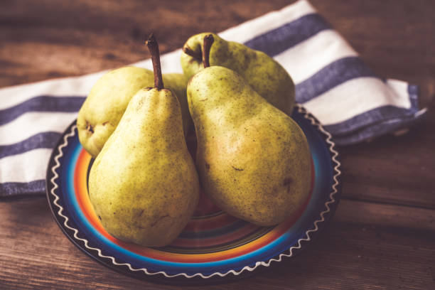 williams pear - william williams imagens e fotografias de stock