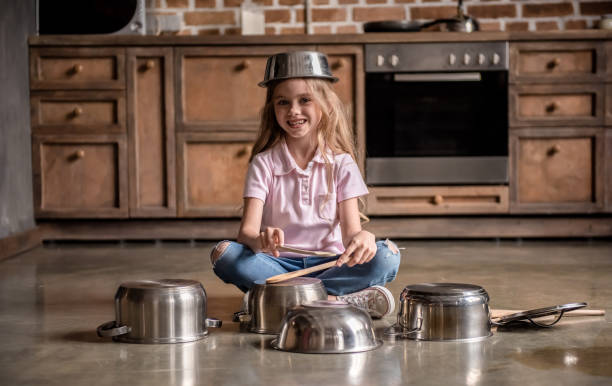 istock Girl in kitchen 851169120