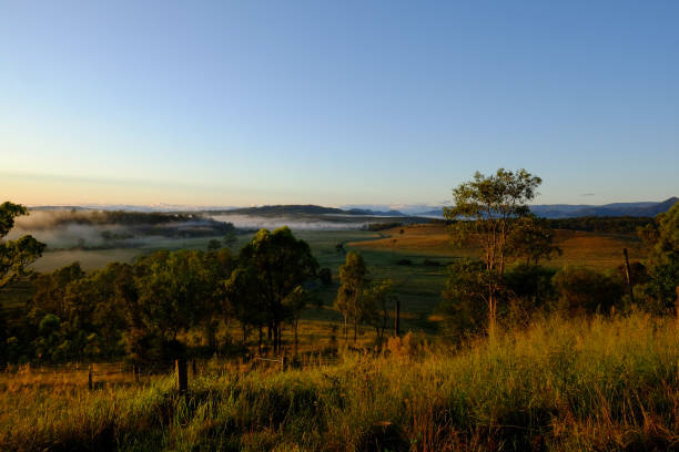 vue des rues grandchester d’ipswich, queensland - grandchester photos et images de collection