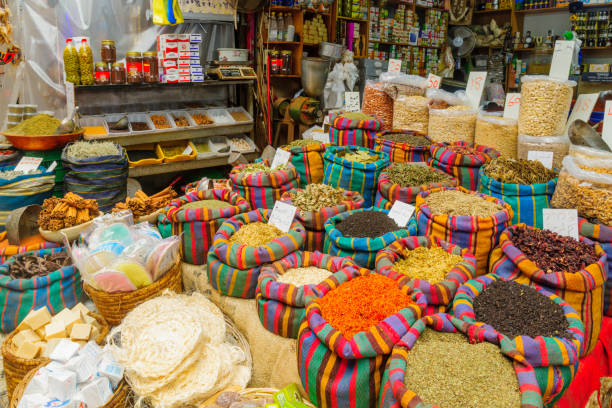 spezie in vendita sul mercato, ad acri (akko) - spice market israel israeli culture foto e immagini stock