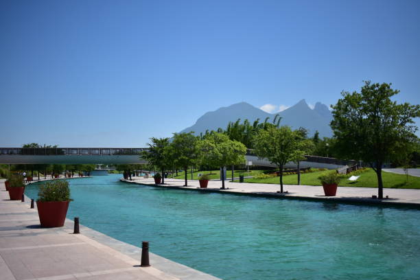 klassische landschaft von monterrey - nuevo leon stock-fotos und bilder