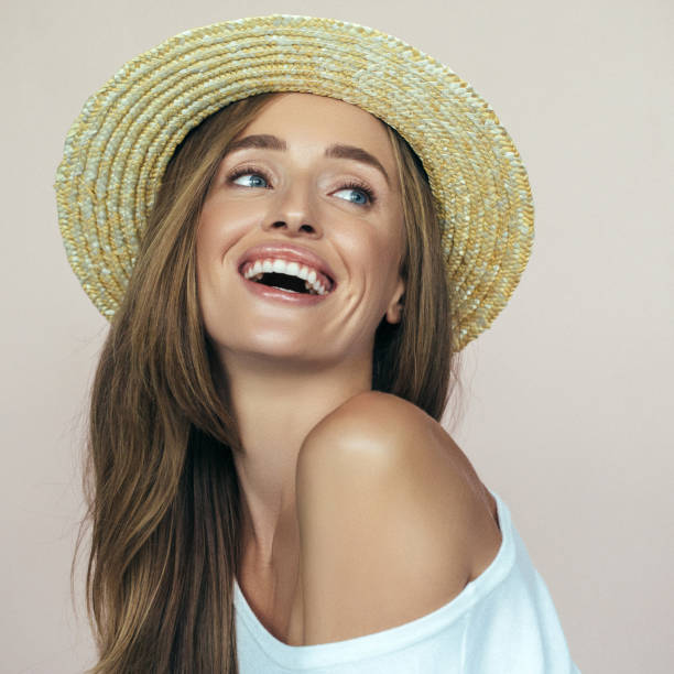 istock Beautiful girl wearing hat 851512348