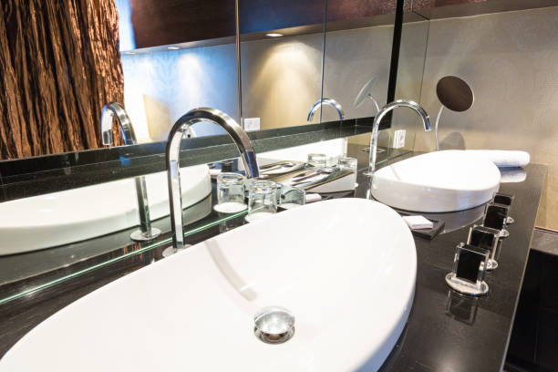 istock Bathroom interior in luxury hotel 851560508