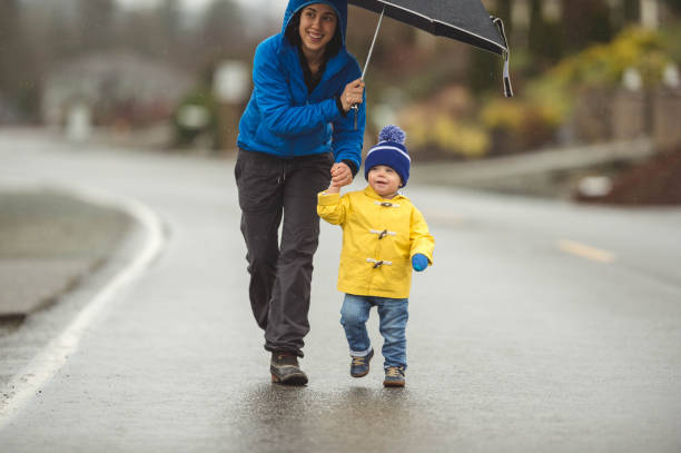 istock Family Walk in the Rain 851570128