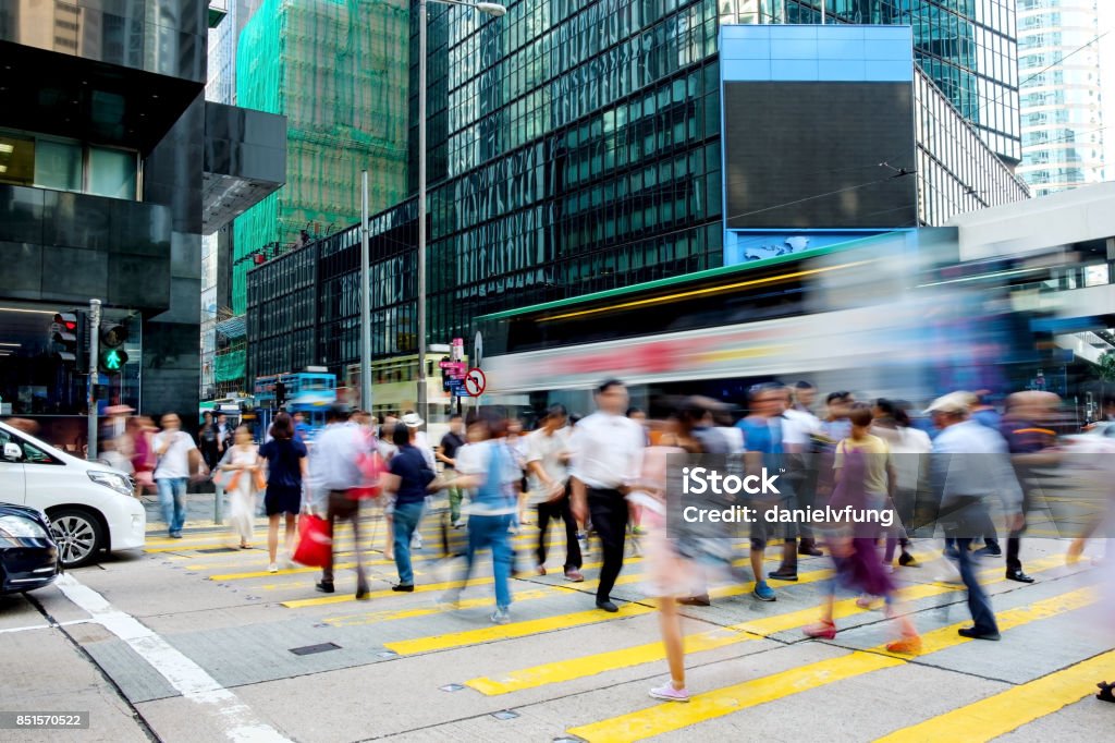 Attraversamento pedonale occupato a Hong Kong - Foto stock royalty-free di Persone