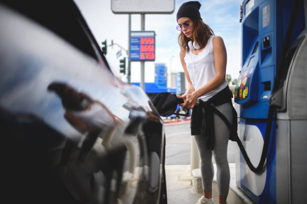 istock Woman at the gas station 851580134
