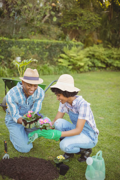 istock Happy couple in the garden 851666430