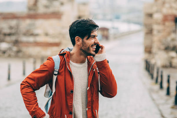 istock Tourist talking on the phone 851693112