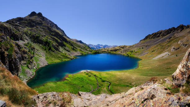 the lac superieur de vens - mercantour national park imagens e fotografias de stock