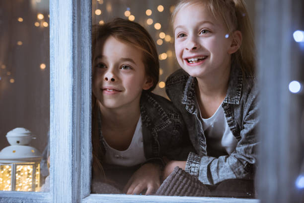 istock Girls waiting for parents 851800662