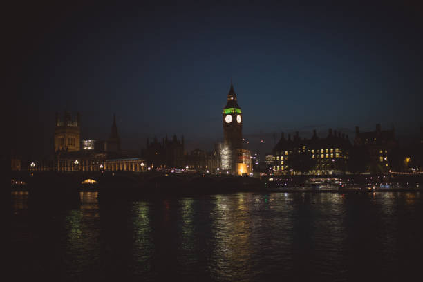 런던 야경 - london england victorian style big ben dark 뉴스 사진 이미지