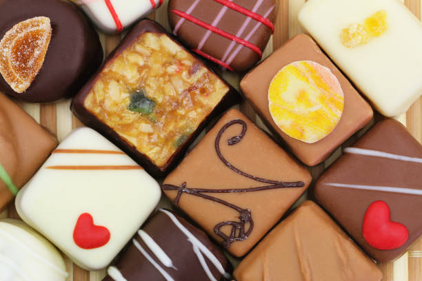 istock Background made of assorted chocolates, trifles and pralines 851898570