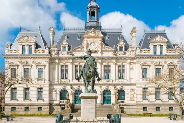 istock The town hall of Vannes 851914956